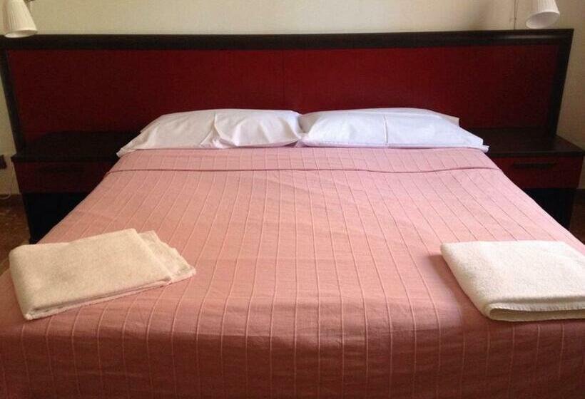 标准三人间共用浴室, Villamelchiorre 1