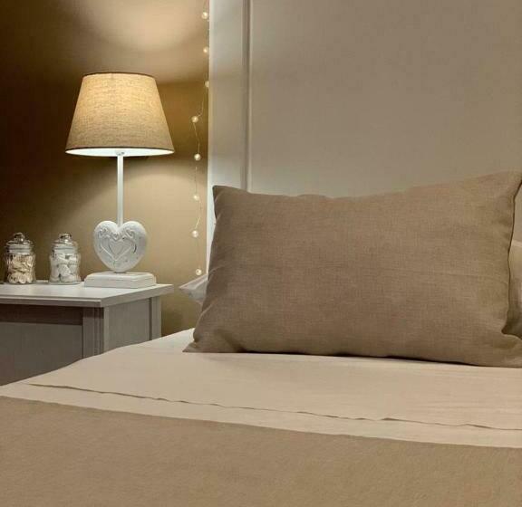 带花园景观的标准三人间, Villetta Del Salento Exclusive B&b