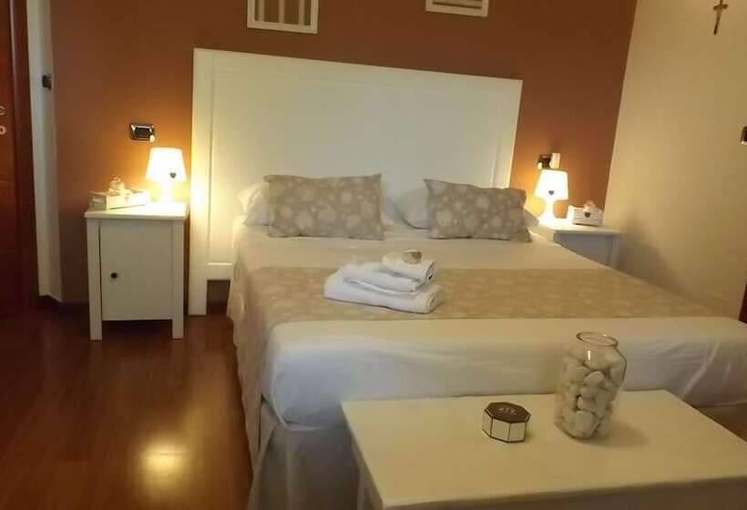 带花园景观的标准三人间, Villetta Del Salento Exclusive B&b