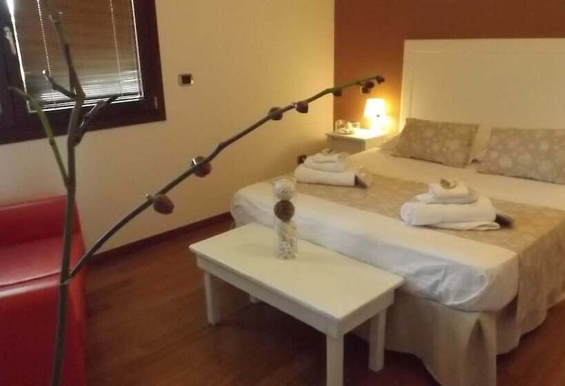 带花园景观的标准三人间, Villetta Del Salento Exclusive B&b