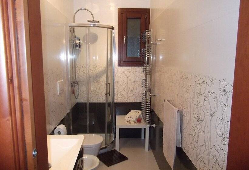 带花园景观的标准三人间, Villetta Del Salento Exclusive B&b