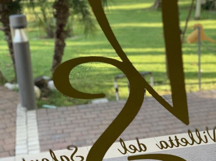 带花园景观的标准三人间, Villetta Del Salento Exclusive B&b