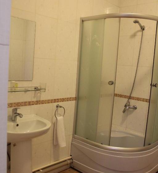 اتاق راحتی, Zumrat