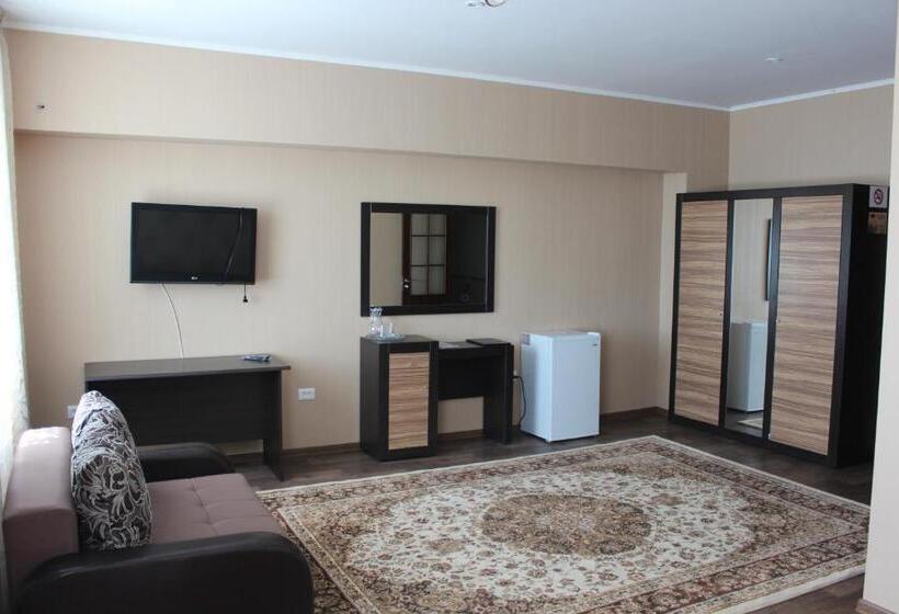 اتاق راحتی, Zumrat