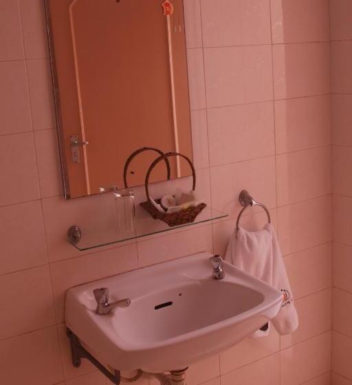 اتاق استاندارد, Jumuia Hotel Kisumu