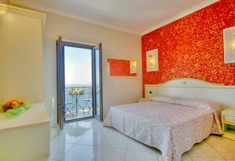 Номер Стандарт Вид на Море с Балконом, B&b Il Pavone