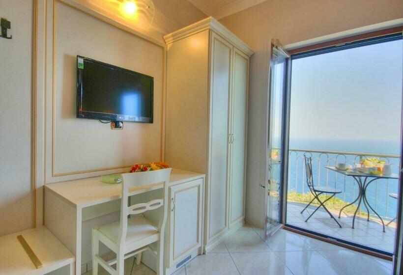 Номер Стандарт Вид на Море с Балконом, B&b Il Pavone
