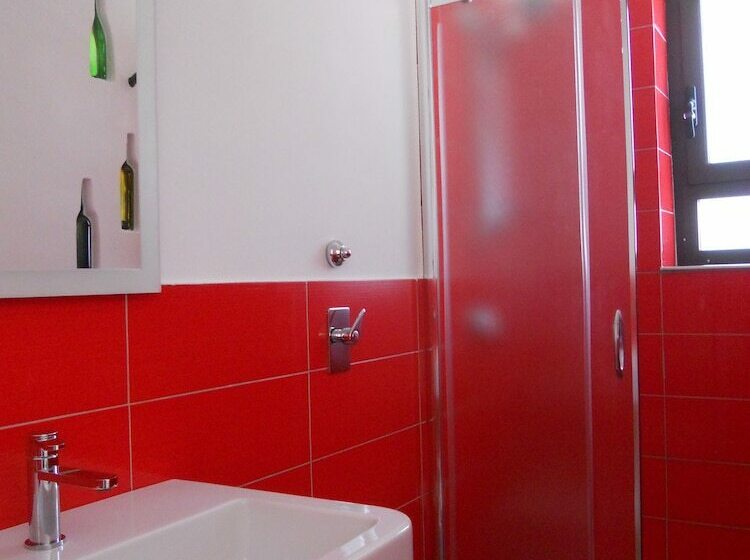 غرفة قياسية, Casasolare Rakalia