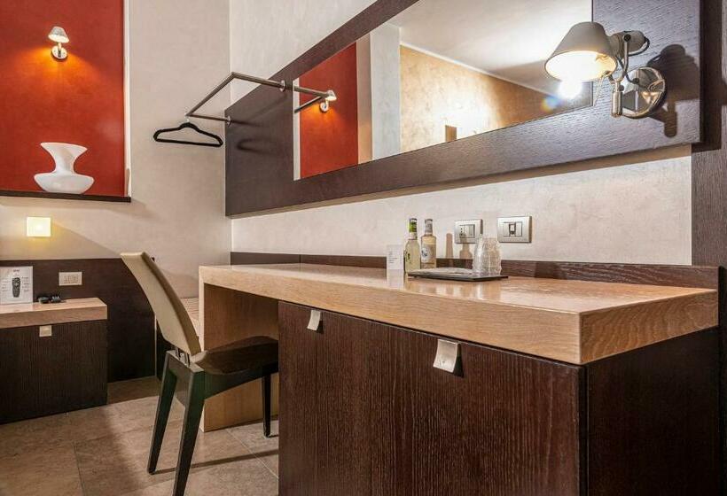 غرفة قياسية ثلاثية مزودة بشرفة, Dei Nani