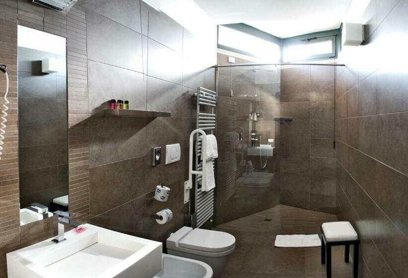 غرفة قياسية ثلاثية مزودة بشرفة, Dei Nani