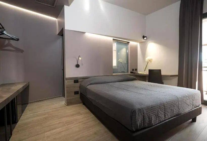 Deluxe Neljän Hengen Huone, Dei Nani