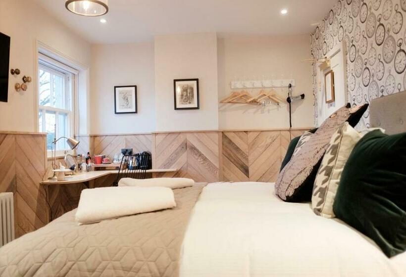 标准间, Head Of The River