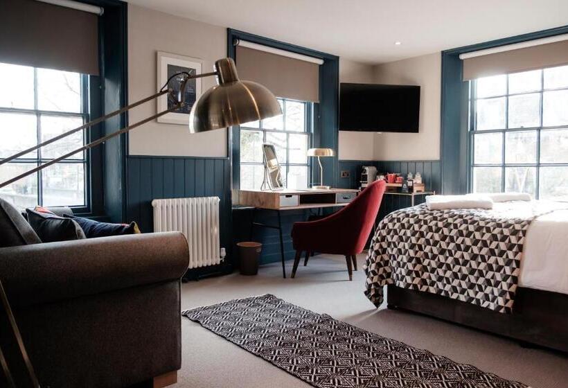 高级大房间, Head Of The River