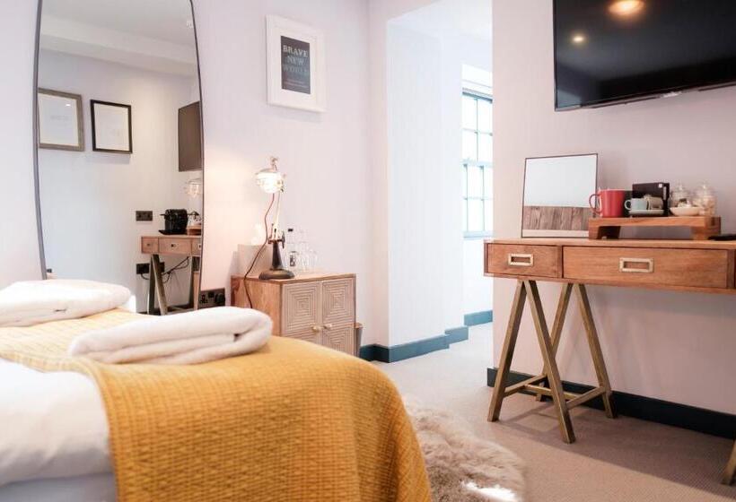 基本间, Head Of The River