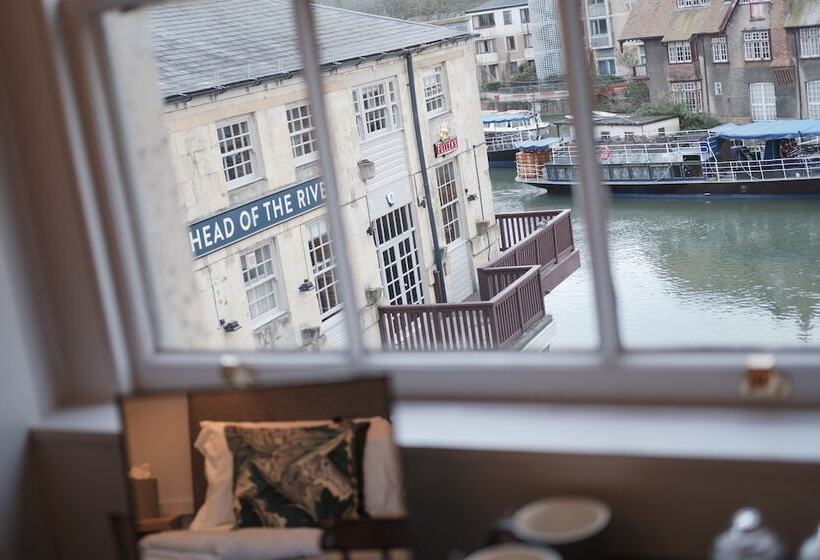 标准间, Head Of The River