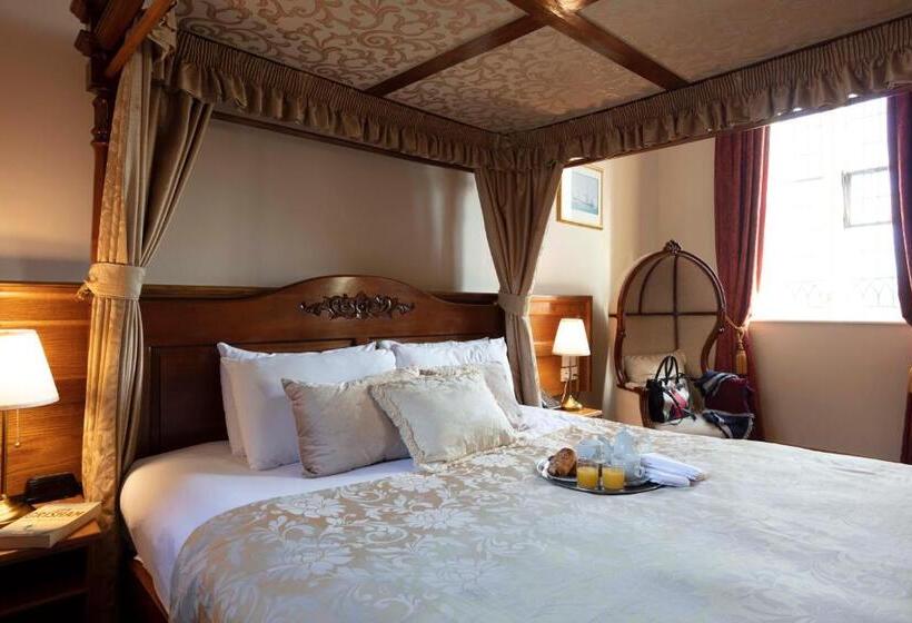 Suite Senior, Scholars Townhouse