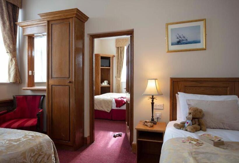 패밀리 룸, Scholars Townhouse