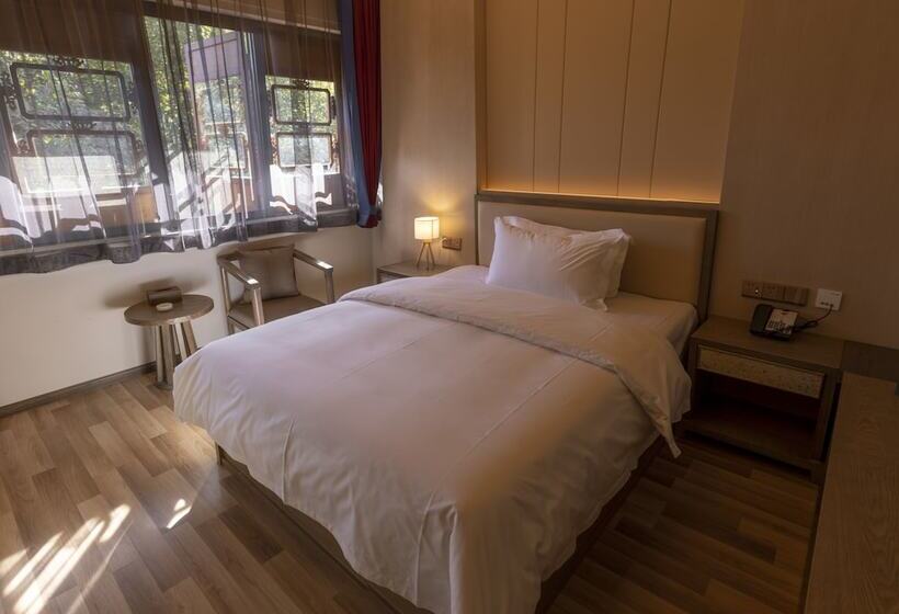 Pokój Deluxe, The Hump Hostel