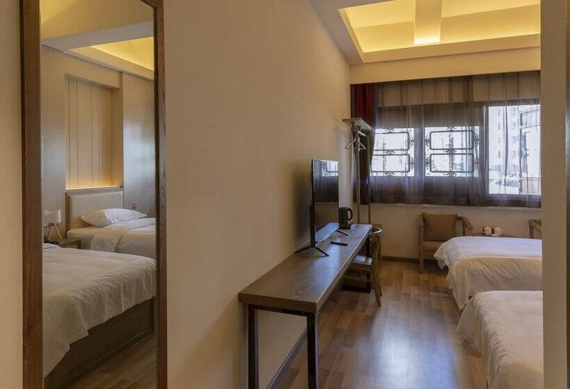 Номер Deluxe, The Hump Hostel