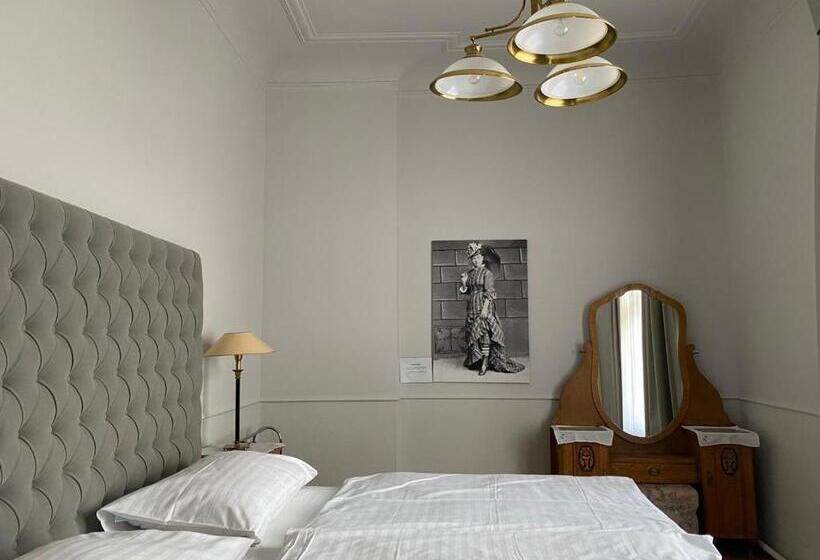 سوییت, Boutique Hotel Nossek