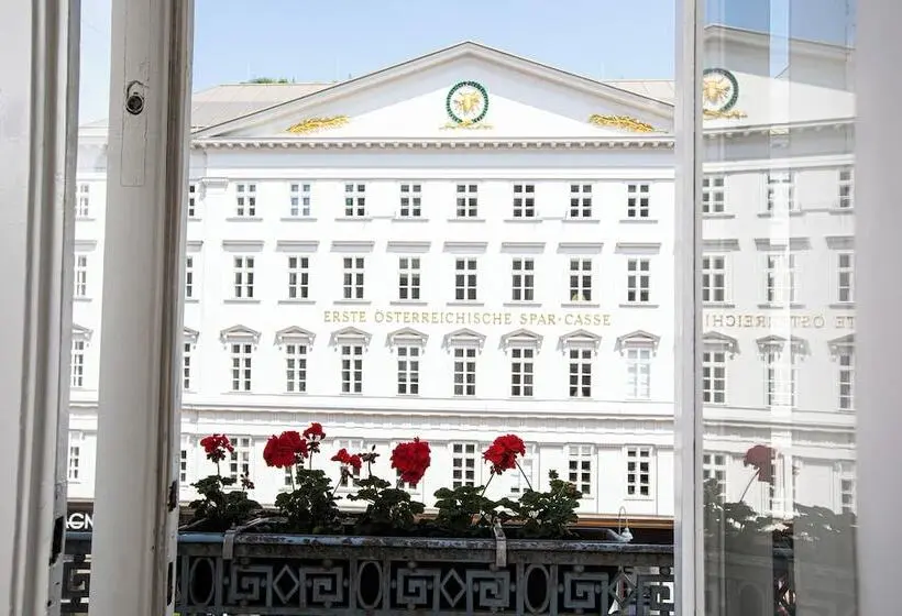 سوئیت راحتی, Boutique Hotel Nossek