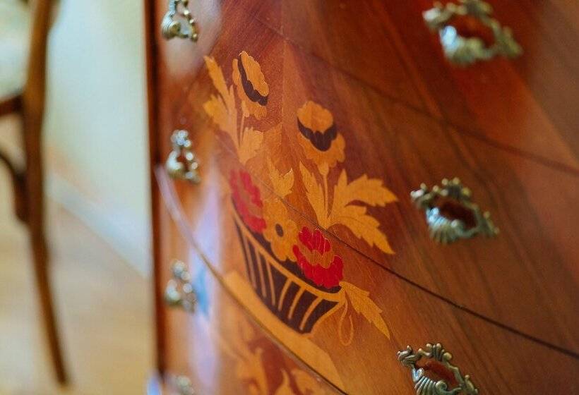 اتاق استاندارد یک نفره, Boutique Hotel Nossek