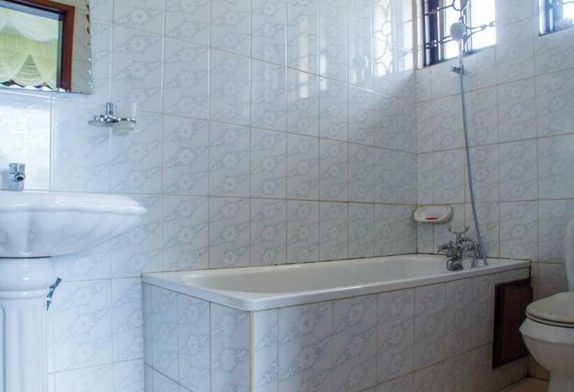 اتاق لوکس, Alfa Hotel Munyonyo