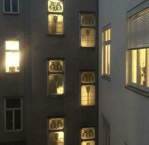 اتاق استاندارد یک نفره, Boutique Hotel Nossek