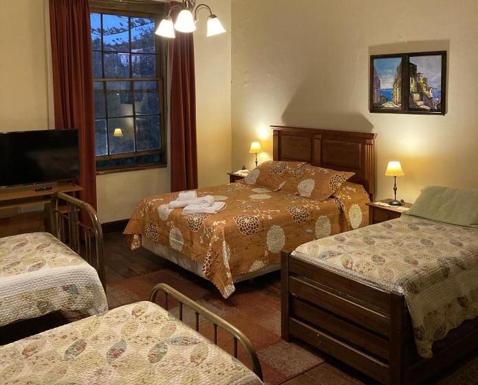 اتاق خانوادگی, Hostal Residencia En El Cerro