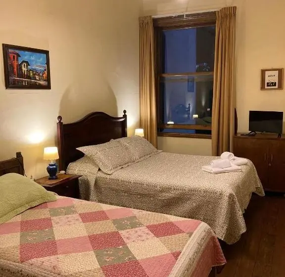 اتاق استاندارد سه نفره, Hostal Residencia En El Cerro