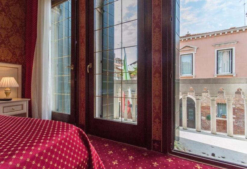 Junior Suite with Views, Messner Palace