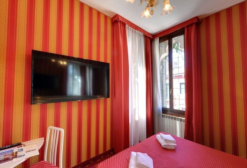 Superior Room, Messner Palace