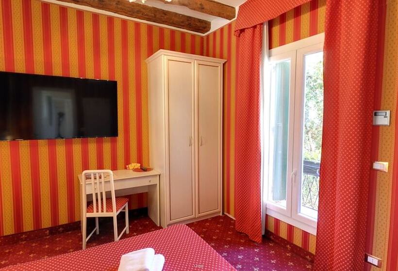 Superior Room, Messner Palace