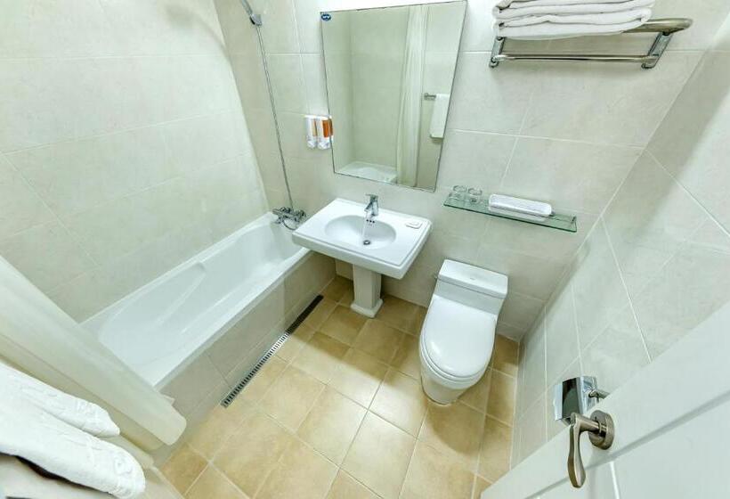 标准间, Samhaein Tourist