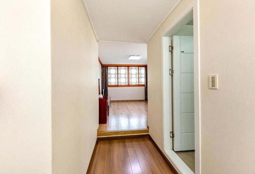 家庭套房, Samhaein Tourist