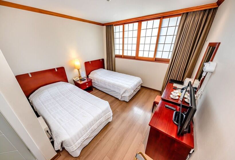 标准间, Samhaein Tourist