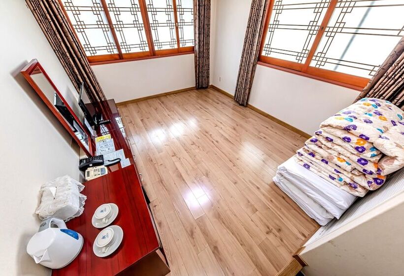 家庭套房, Samhaein Tourist