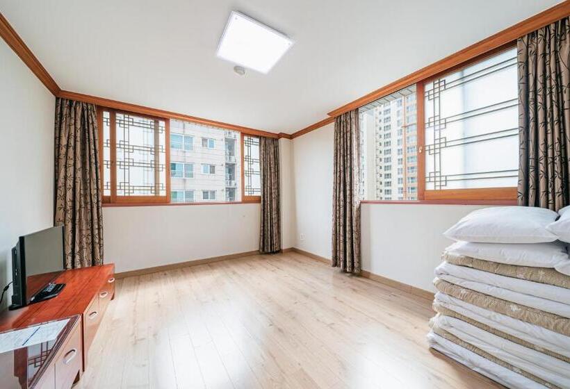 家庭套房, Samhaein Tourist