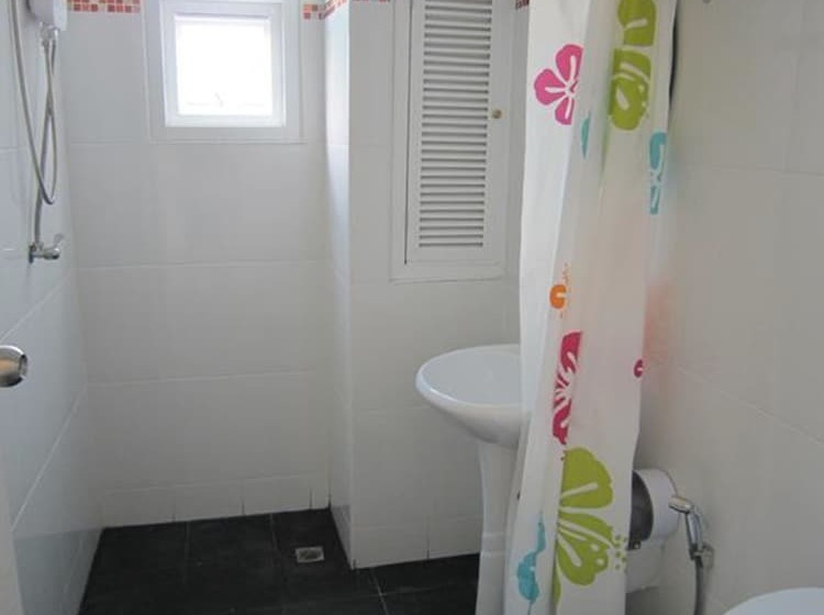 スーペリアールーム, White Cat