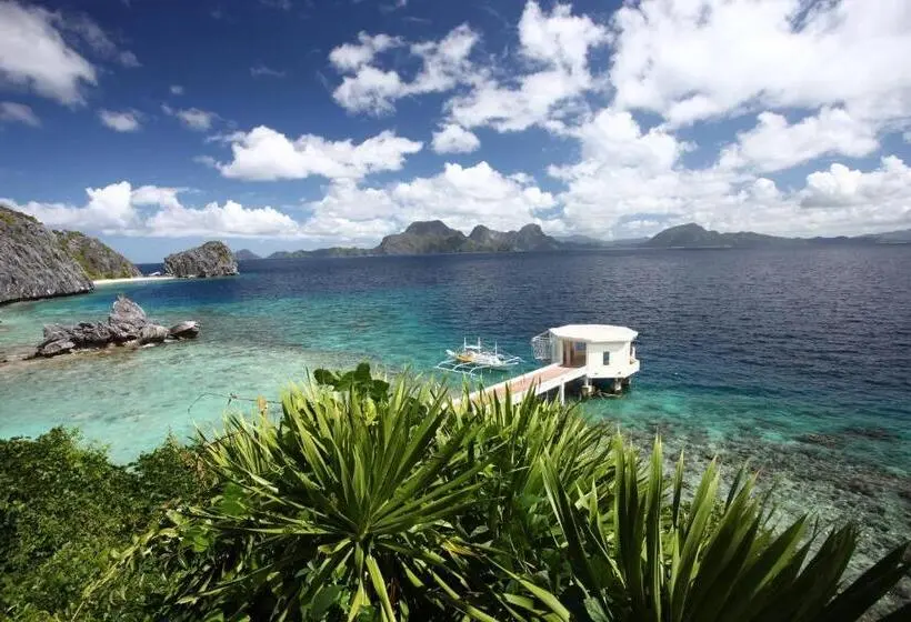 Villa 1 Makuuhuone, Matinloc Island Resort