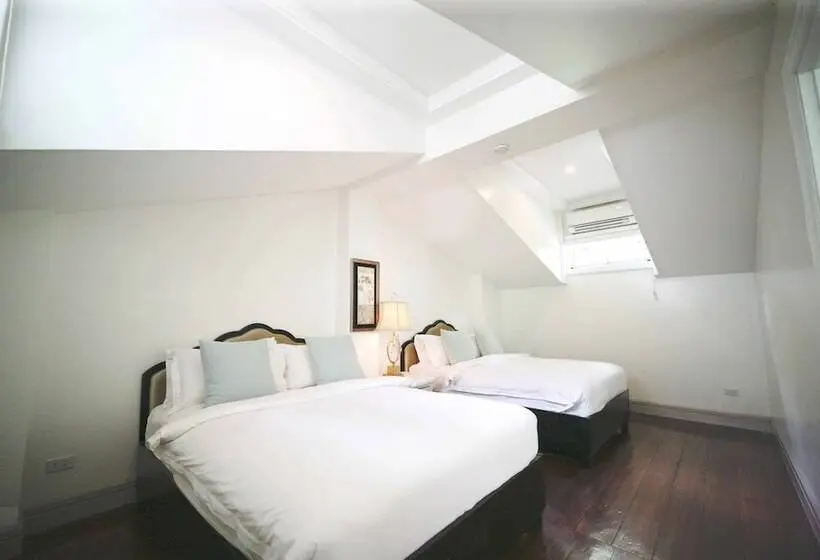 Perhesviitti, Matinloc Island Resort