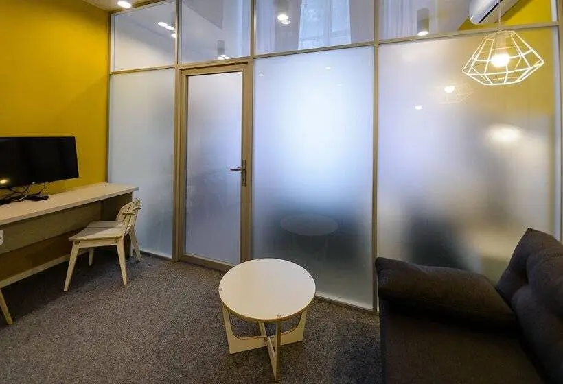 Huoneisto 1 Makuuhuone, Partner Guest House Klovs Kyi