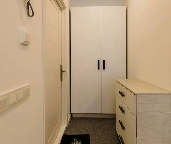 Huoneisto 1 Makuuhuone, Partner Guest House Klovs Kyi
