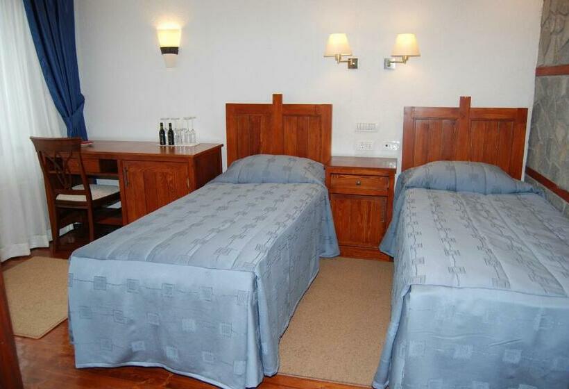 اتاق استاندارد با بالکن, Popova Kula Hotel & Winery