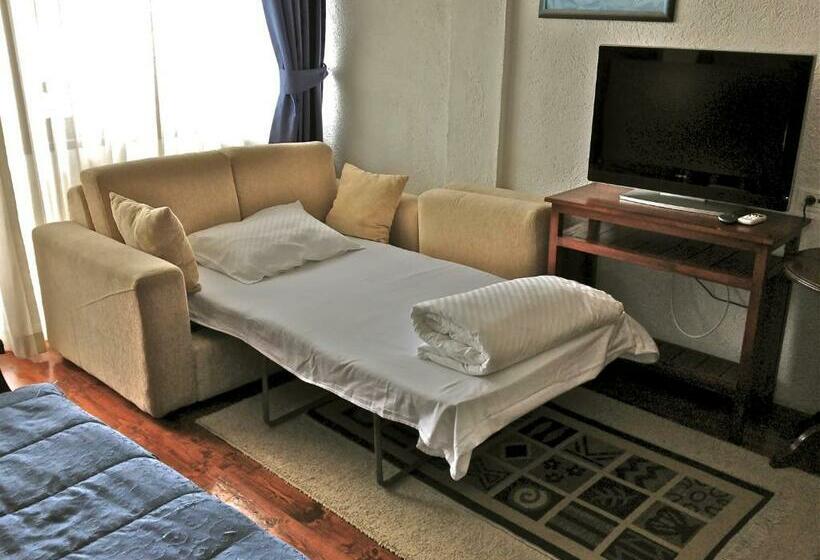 اتاق استاندارد با بالکن, Popova Kula Hotel & Winery