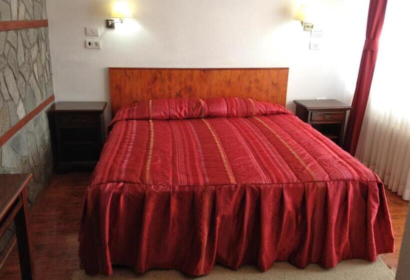 اتاق استاندارد با بالکن, Popova Kula Hotel & Winery