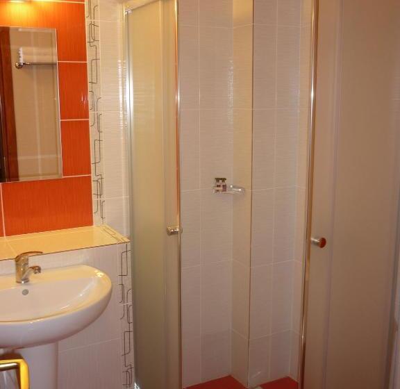 اتاق استاندارد با بالکن, Popova Kula Hotel & Winery