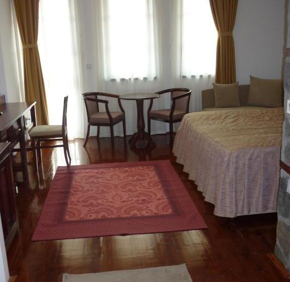 اتاق استاندارد با بالکن, Popova Kula Hotel & Winery