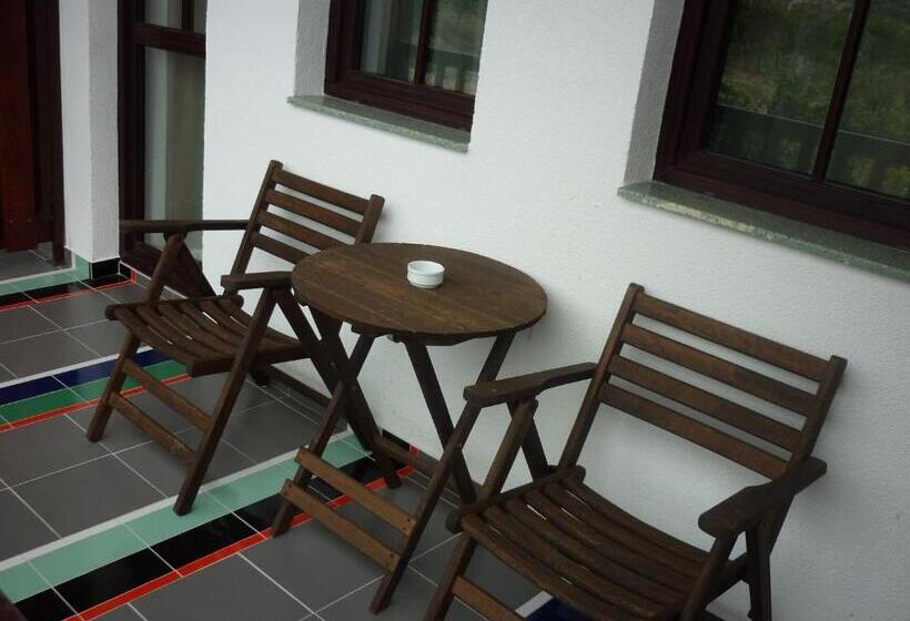 اتاق استاندارد با بالکن, Popova Kula Hotel & Winery