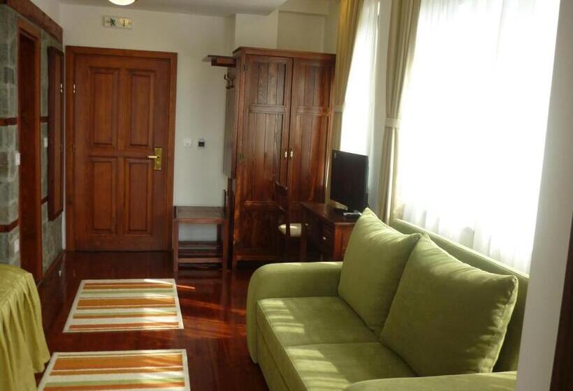 سوییت جونیور لوکس, Popova Kula Hotel & Winery
